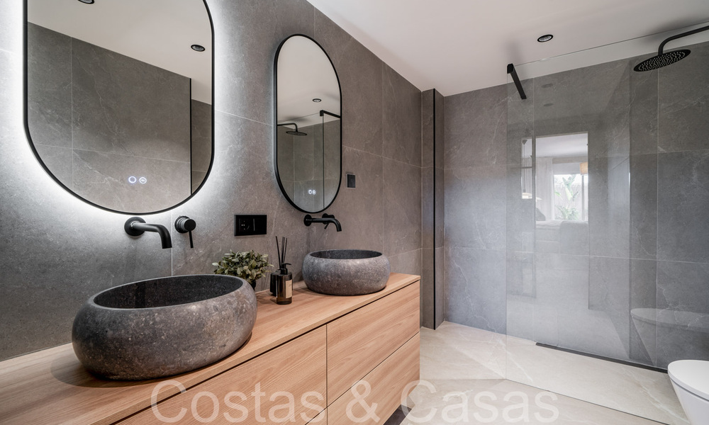 Elegante apartamento renovado en venta en una comunidad cerrada en Nueva Andalucía, Marbella 65418