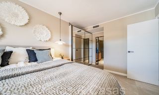 Elegante apartamento renovado en venta en una comunidad cerrada en Nueva Andalucía, Marbella 65422 