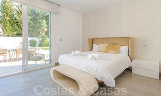 Lista para entrar a vivir, moderna villa de lujo en venta rodeada de campos de golf en Nueva Andalucía, Marbella 65528 