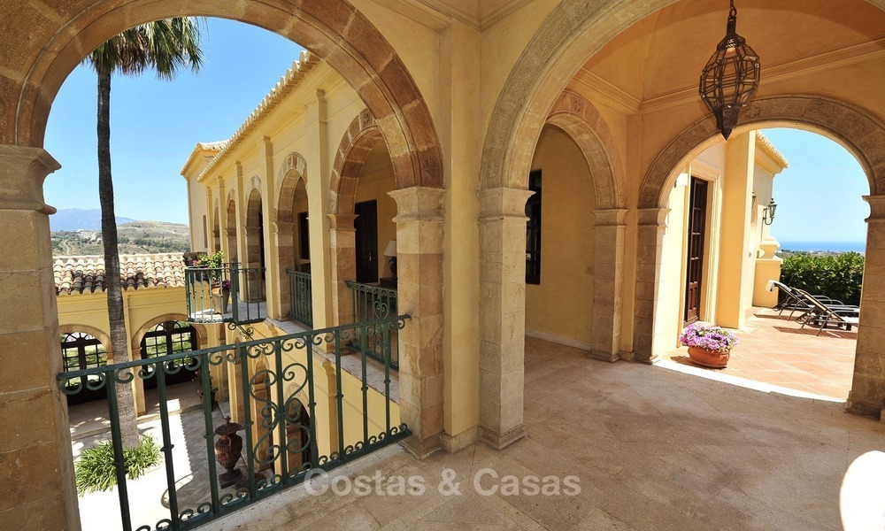 Villa – Propiedad en el interior en venta, entre Marbella y Estepona 869
