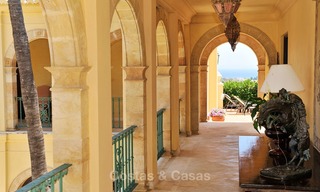 Villa – Propiedad en el interior en venta, entre Marbella y Estepona 870 