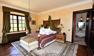 Villa – Propiedad en el interior en venta, entre Marbella y Estepona 877 