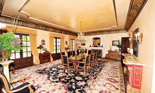 Villa – Propiedad en el interior en venta, entre Marbella y Estepona 879 
