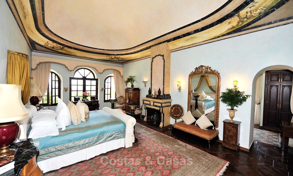 Villa – Propiedad en el interior en venta, entre Marbella y Estepona 893