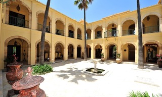 Villa – Propiedad en el interior en venta, entre Marbella y Estepona 896 