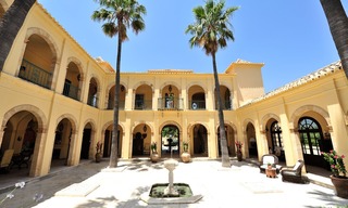 Villa – Propiedad en el interior en venta, entre Marbella y Estepona 899 