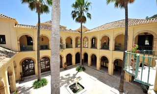 Villa – Propiedad en el interior en venta, entre Marbella y Estepona 904 