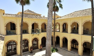 Villa – Propiedad en el interior en venta, entre Marbella y Estepona 905 