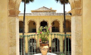 Villa – Propiedad en el interior en venta, entre Marbella y Estepona 907 