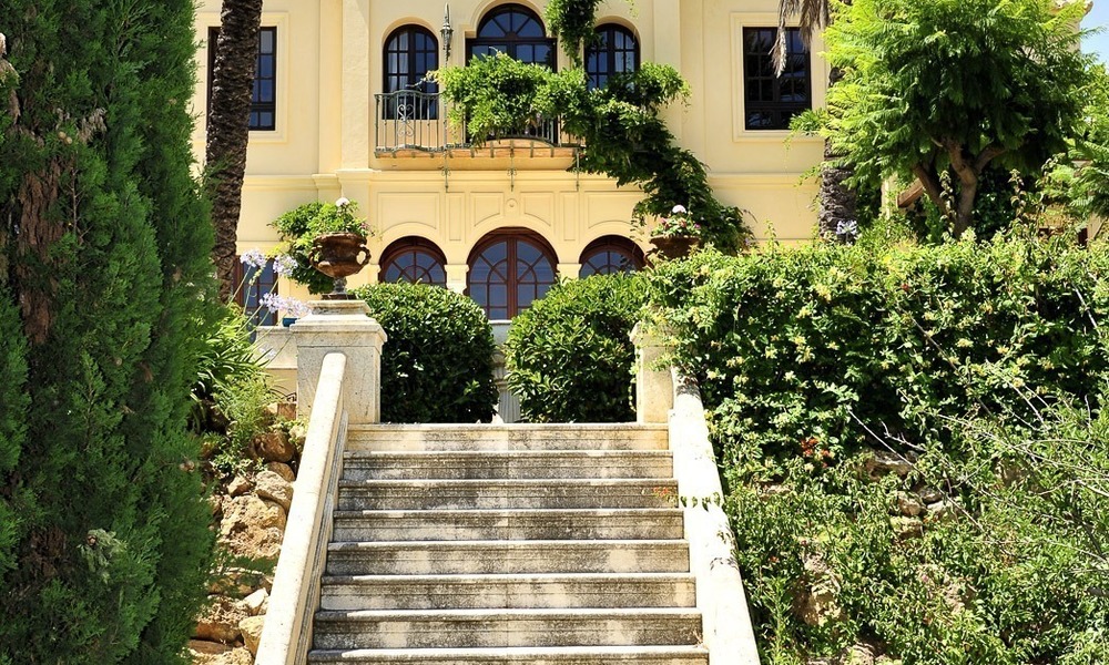 Villa – Propiedad en el interior en venta, entre Marbella y Estepona 909