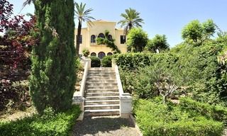 Villa – Propiedad en el interior en venta, entre Marbella y Estepona 910 
