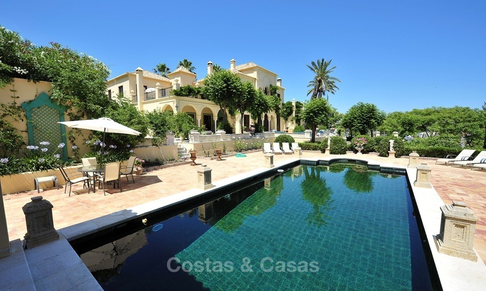 Villa – Propiedad en el interior en venta, entre Marbella y Estepona 913