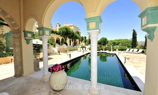 Villa – Propiedad en el interior en venta, entre Marbella y Estepona 914 