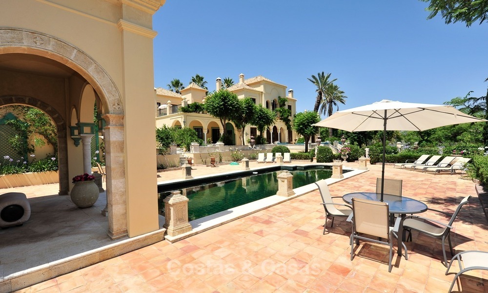 Villa – Propiedad en el interior en venta, entre Marbella y Estepona 915