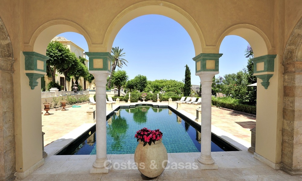 Villa – Propiedad en el interior en venta, entre Marbella y Estepona 916