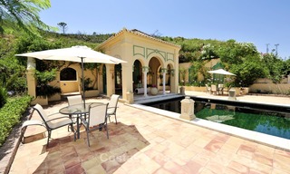 Villa – Propiedad en el interior en venta, entre Marbella y Estepona 919 