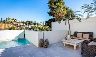 Lista para entrar a vivir, villa moderna de calidad en venta cerca de los campos de golf en Nueva Andalucía, Marbella 65237 