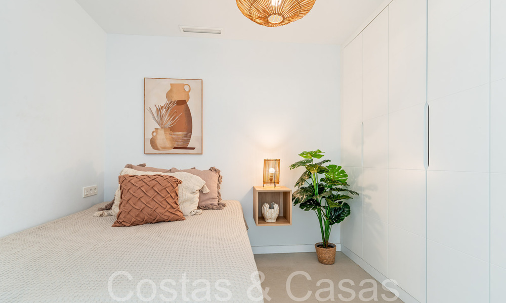 Casa adosada recientemente renovada en un complejo cerrado en venta, junto al campo de golf en Nueva Andalucía, Marbella 65218