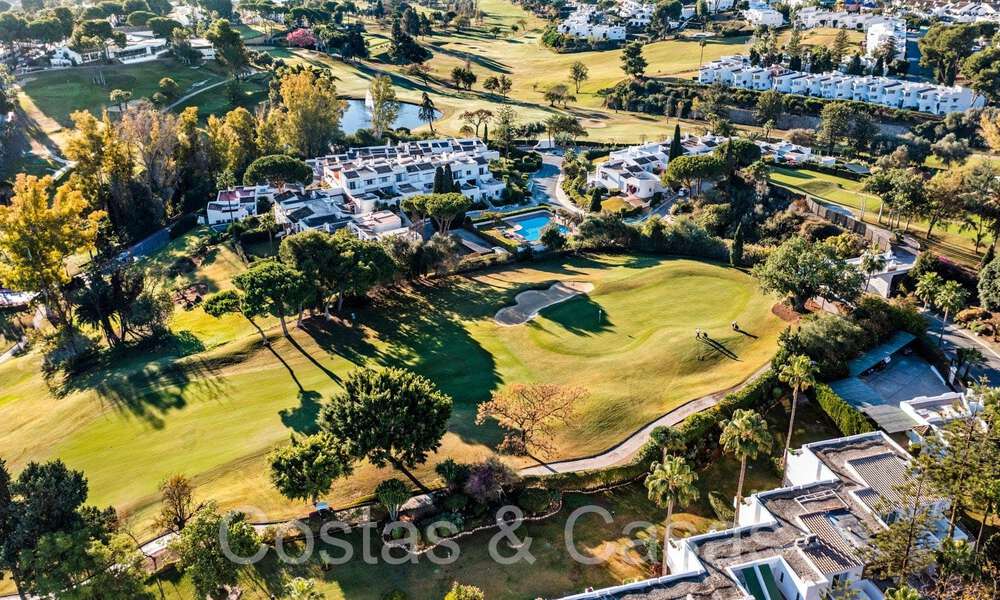 Casa adosada recientemente renovada en un complejo cerrado en venta, junto al campo de golf en Nueva Andalucía, Marbella 65229