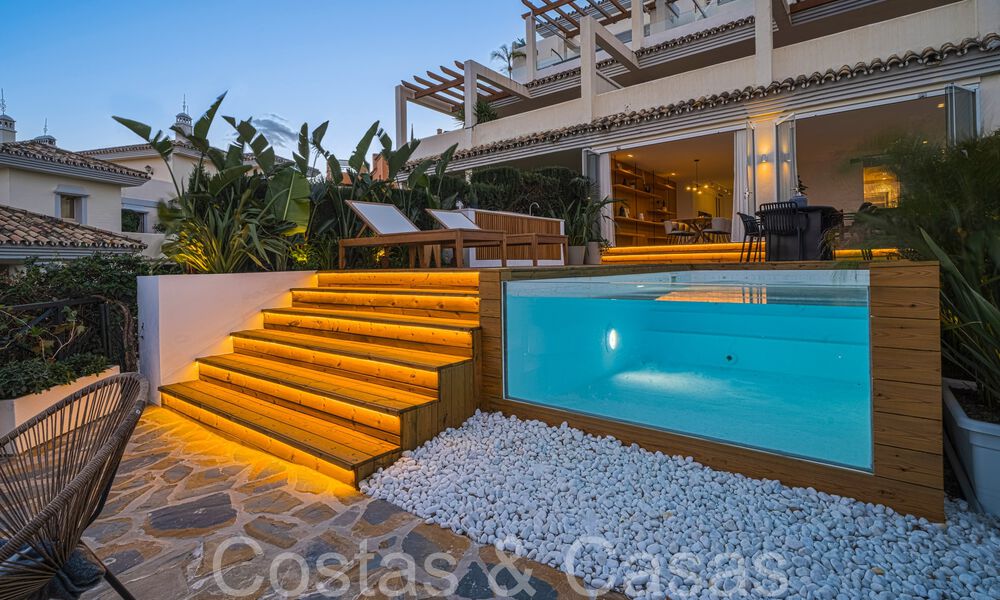 Lujoso apartamento en venta con acogedora terraza, piscina privada y vistas al mar en Nueva Andalucía, Marbella 65181