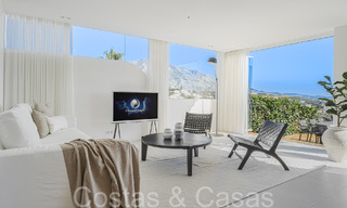 Lujoso apartamento en venta con acogedora terraza, piscina privada y vistas al mar en Nueva Andalucía, Marbella 65183 