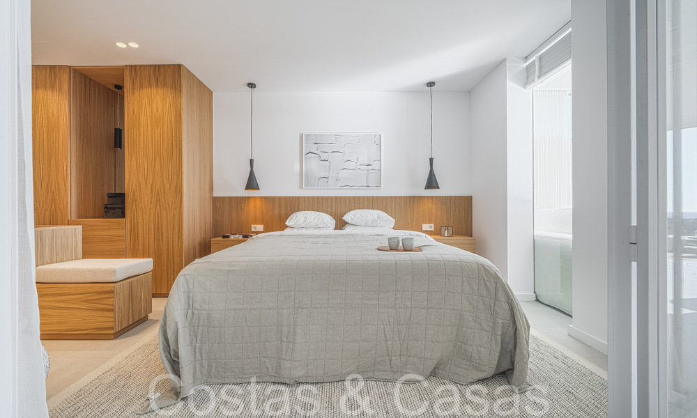 Lujoso apartamento en venta con acogedora terraza, piscina privada y vistas al mar en Nueva Andalucía, Marbella 65187