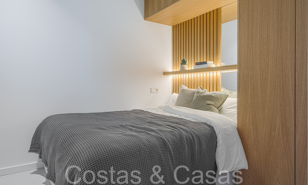 Lujoso apartamento en venta con acogedora terraza, piscina privada y vistas al mar en Nueva Andalucía, Marbella 65195