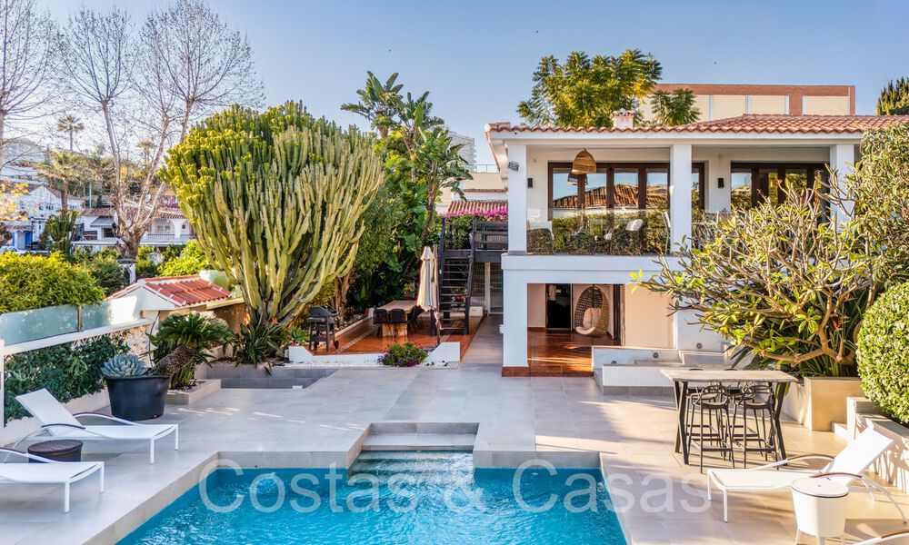 Amplia y contemporánea villa de lujo en venta en una popular zona residencial en Nueva Andalucía, Marbella 65003