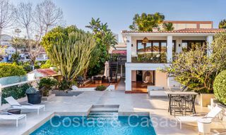 Amplia y contemporánea villa de lujo en venta en una popular zona residencial en Nueva Andalucía, Marbella 65003 