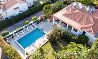 Amplia y contemporánea villa de lujo en venta en una popular zona residencial en Nueva Andalucía, Marbella 65005 