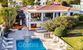 Amplia y contemporánea villa de lujo en venta en una popular zona residencial en Nueva Andalucía, Marbella 65011 