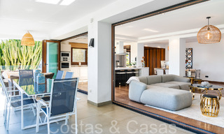 Amplia y contemporánea villa de lujo en venta en una popular zona residencial en Nueva Andalucía, Marbella 65014 
