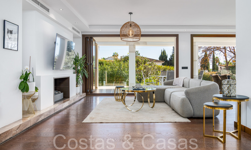 Amplia y contemporánea villa de lujo en venta en una popular zona residencial en Nueva Andalucía, Marbella 65021