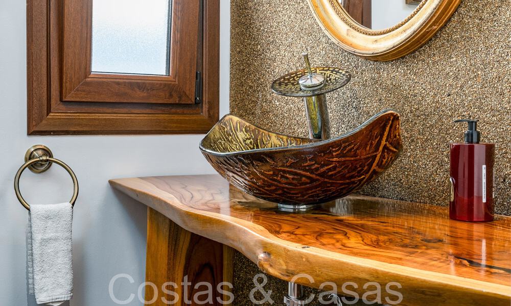 Amplia y contemporánea villa de lujo en venta en una popular zona residencial en Nueva Andalucía, Marbella 65035