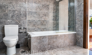 Amplia y contemporánea villa de lujo en venta en una popular zona residencial en Nueva Andalucía, Marbella 65047 