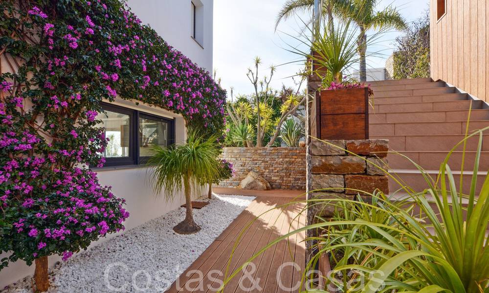 Lujosa villa con estilo arquitectónico moderno e impresionantes vistas al mar en venta en Manilva, Costa del Sol 64985