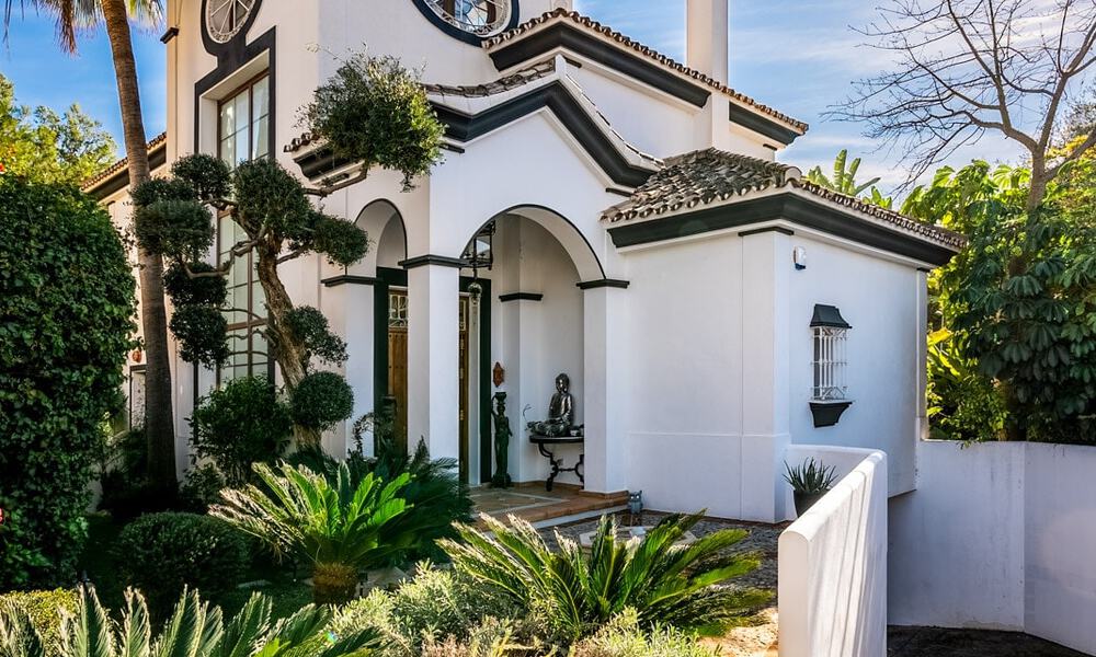 Villa de lujo tradicional española en venta a poca distancia de la playa en el centro de Marbella 65432