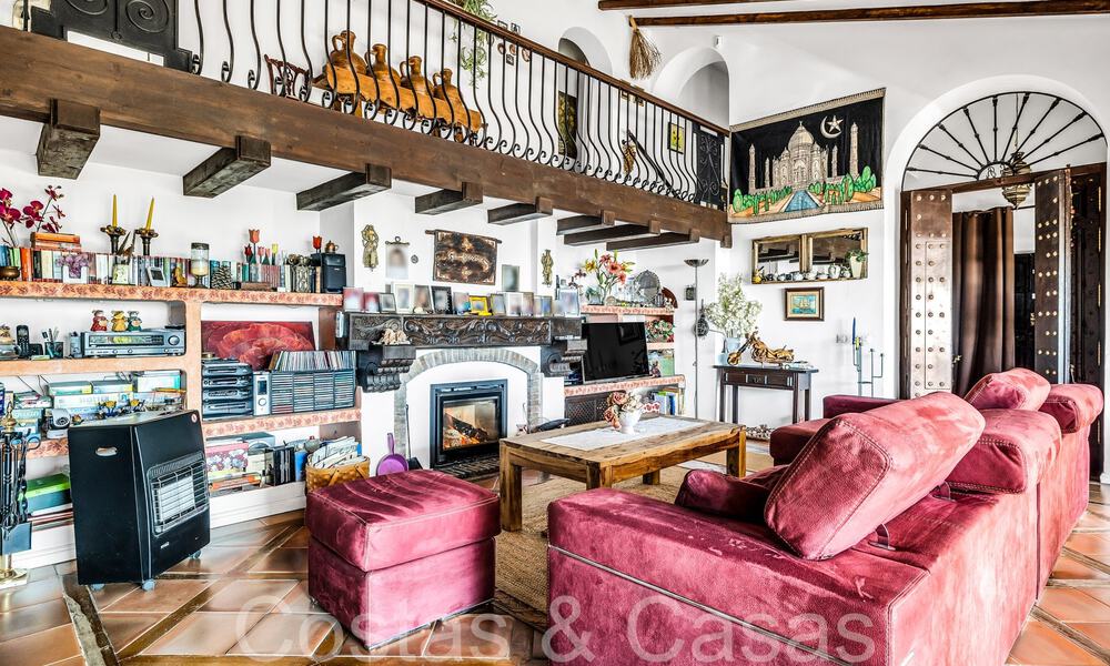 Villa rústica en venta en una amplia parcela en la Nueva Milla de Oro entre Marbella y Estepona 65600