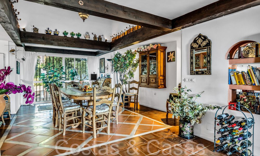 Villa rústica en venta en una amplia parcela en la Nueva Milla de Oro entre Marbella y Estepona 65601