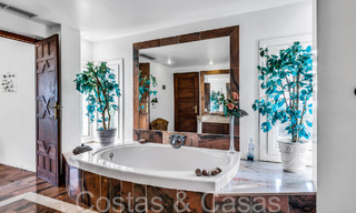 Villa rústica en venta en una amplia parcela en la Nueva Milla de Oro entre Marbella y Estepona 65619 