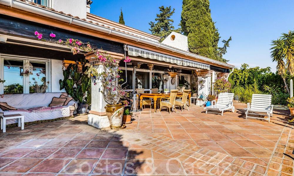Villa rústica en venta en una amplia parcela en la Nueva Milla de Oro entre Marbella y Estepona 65631