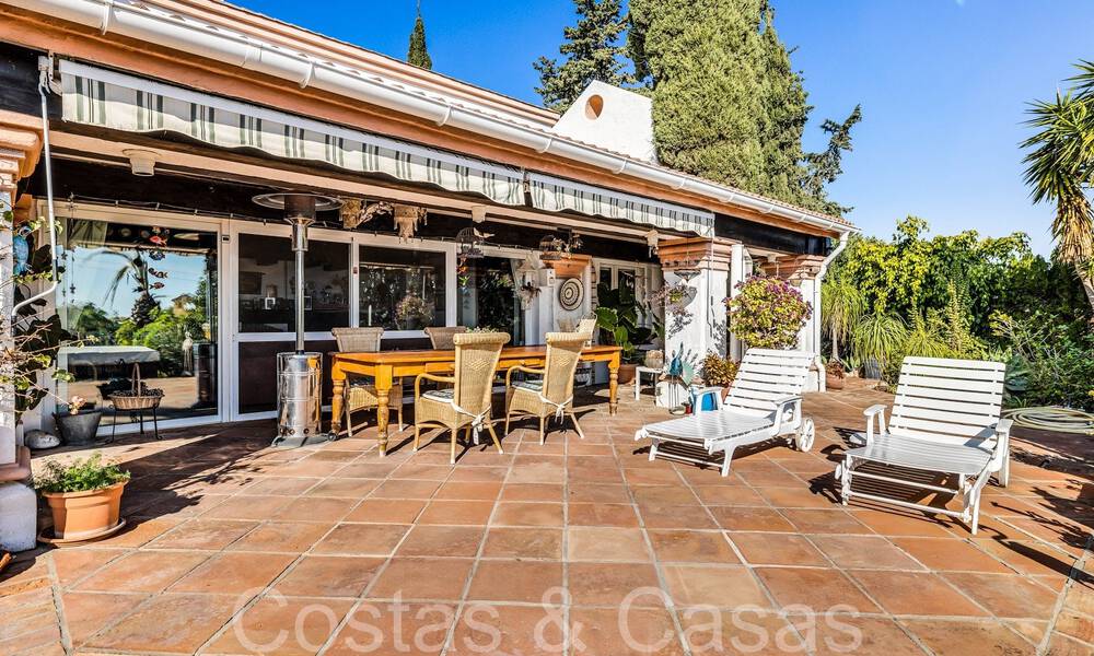 Villa rústica en venta en una amplia parcela en la Nueva Milla de Oro entre Marbella y Estepona 65632