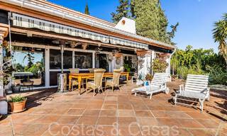 Villa rústica en venta en una amplia parcela en la Nueva Milla de Oro entre Marbella y Estepona 65632 