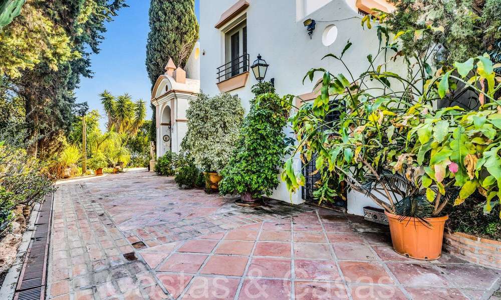 Villa rústica en venta en una amplia parcela en la Nueva Milla de Oro entre Marbella y Estepona 65636