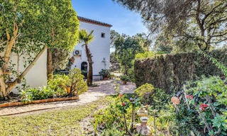 Villa rústica en venta en una amplia parcela en la Nueva Milla de Oro entre Marbella y Estepona 65642 
