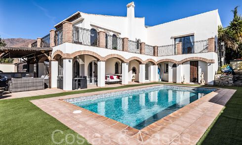 Villa andaluza en venta en un entorno de golf, a pocos minutos del centro de Estepona 65666