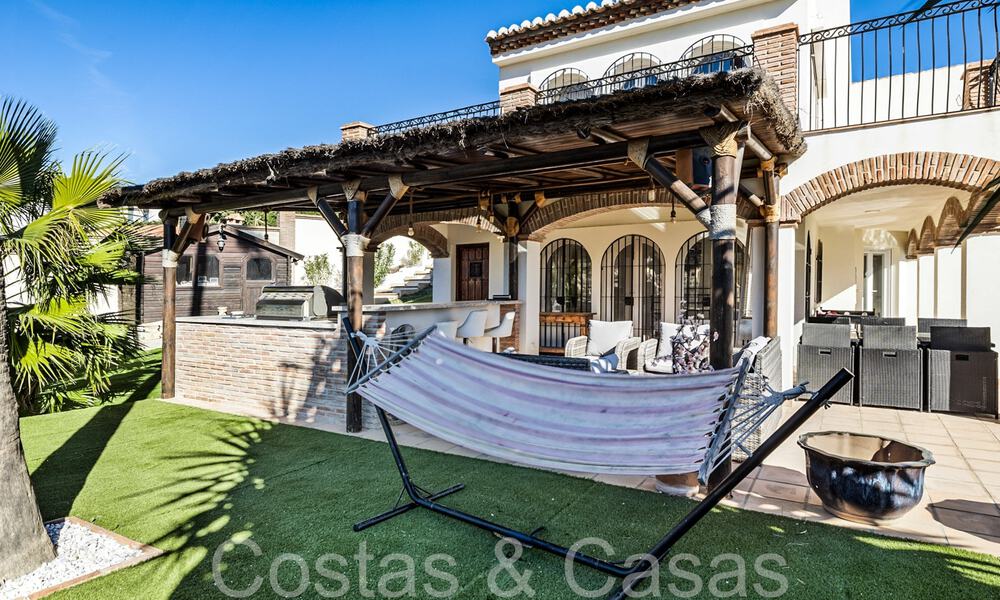 Villa andaluza en venta en un entorno de golf, a pocos minutos del centro de Estepona 65668