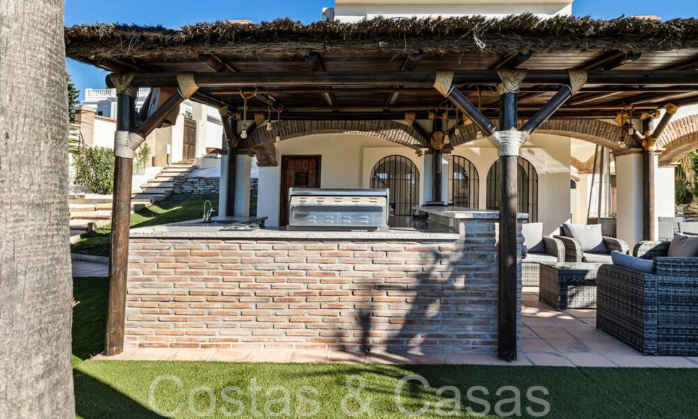 Villa andaluza en venta en un entorno de golf, a pocos minutos del centro de Estepona 65669
