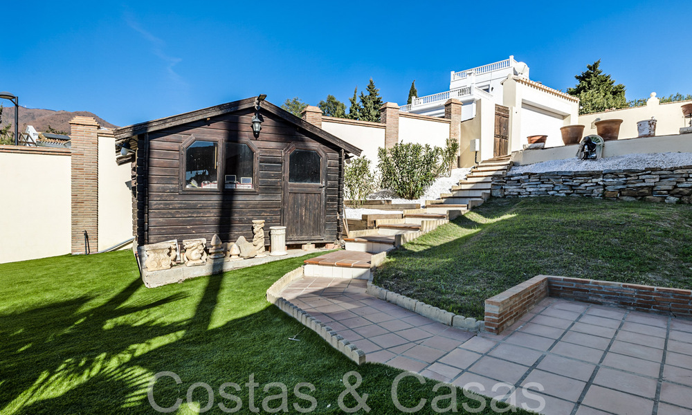 Villa andaluza en venta en un entorno de golf, a pocos minutos del centro de Estepona 65670