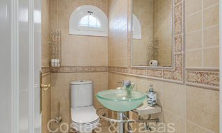 Villa andaluza en venta en un entorno de golf, a pocos minutos del centro de Estepona 65677 